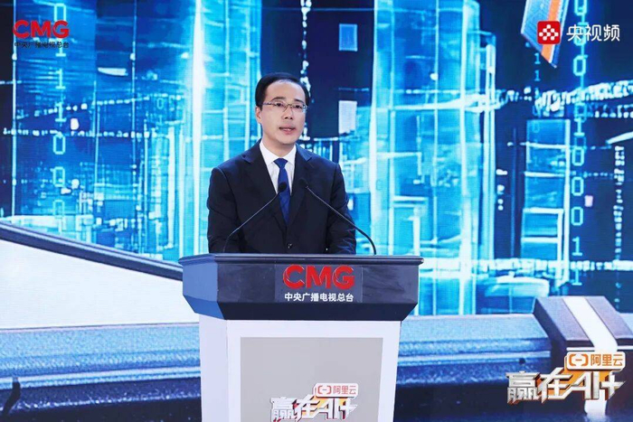 杭州市人民政府党组成员、副市长鲁霞光